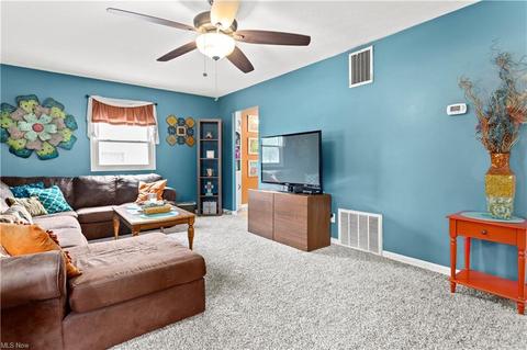 626 Hilliard Rd, Elyria, OH 44035 photo 4