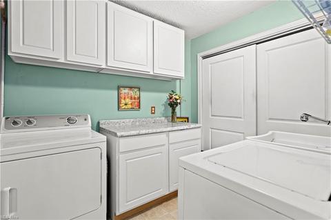 626 Hilliard Rd, Elyria, OH 44035 photo 24