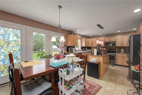 108 Timber Ridge Dr, Elyria, OH 44035 photo 11