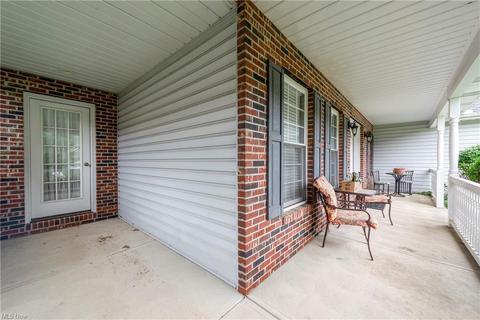 108 Timber Ridge Dr, Elyria, OH 44035 photo 5
