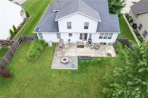 108 Timber Ridge Dr, Elyria, OH 44035 photo 2