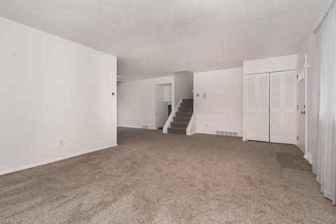 504 Georgetown Ave, Elyria, OH 44035 photo 3