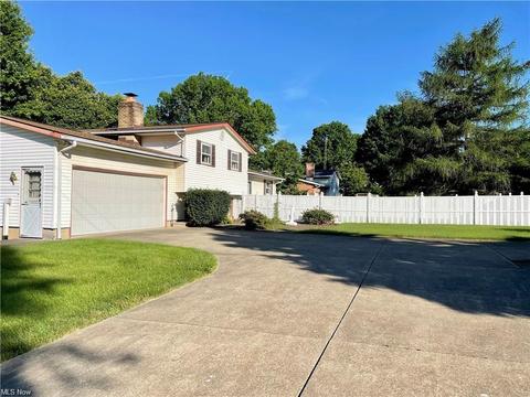 3023 Forestview St NE, Canton, OH 44721 photo 4