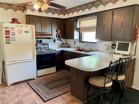 3023 Forestview St NE, Canton, OH 44721 photo 9
