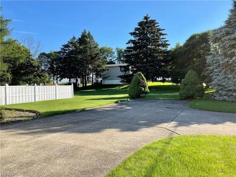 3023 Forestview St NE, Canton, OH 44721 photo 24