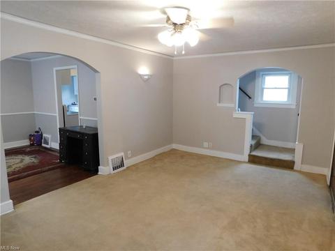 1097 Dayton St, Akron, OH 44310 photo 5