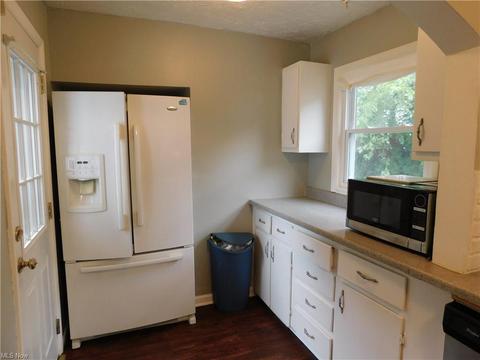 1097 Dayton St, Akron, OH 44310 photo 9