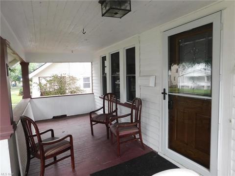 1097 Dayton St, Akron, OH 44310 photo 2