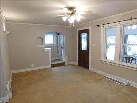 1097 Dayton St, Akron, OH 44310 photo 3