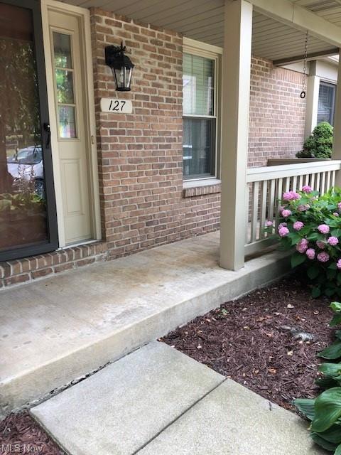 127 Evesham Cir NE, Canton, OH 44721 photo 4