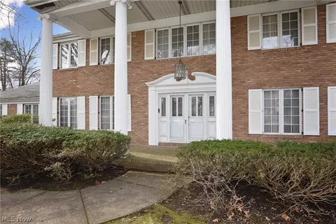 1725 Turnberry Cir NW, Canton, OH 44708 photo 3