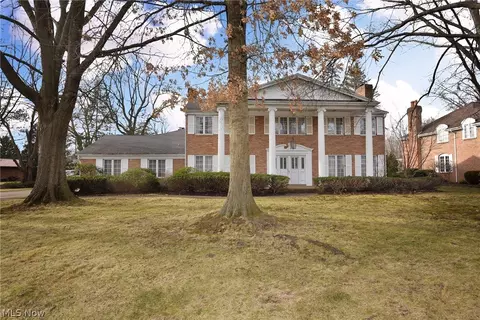 1725 Turnberry Cir NW, Canton, OH 44708 photo 2