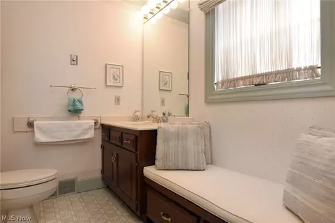1725 Turnberry Cir NW, Canton, OH 44708 photo 20