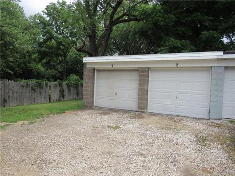 677 Patterson Ave, Akron, OH 44310 photo 18