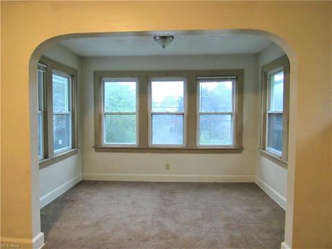 677 Patterson Ave, Akron, OH 44310 photo 9