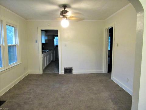 677 Patterson Ave, Akron, OH 44310 photo 16