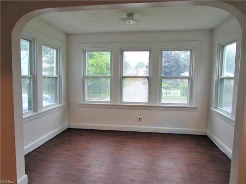 677 Patterson Ave, Akron, OH 44310 photo 2