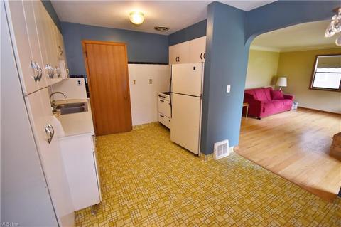 361 E 264 St, Euclid, OH 44132 photo 7