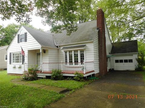 1009 Gulf Rd, Elyria, OH 44035 photo 2
