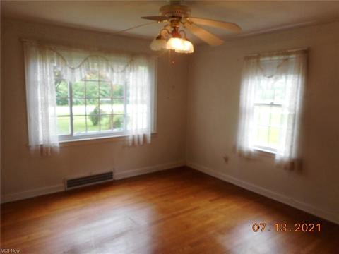 1009 Gulf Rd, Elyria, OH 44035 photo 12