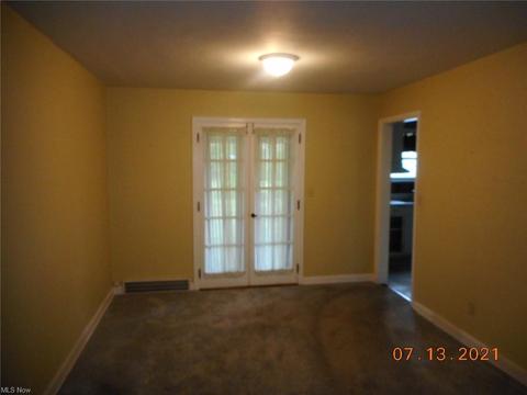 1009 Gulf Rd, Elyria, OH 44035 photo 8
