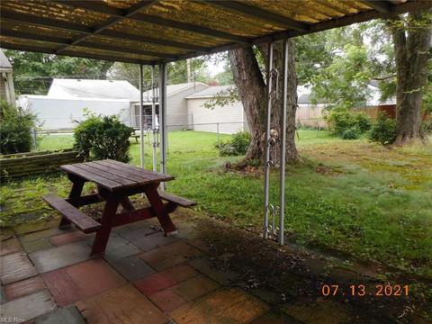 1009 Gulf Rd, Elyria, OH 44035 photo 5