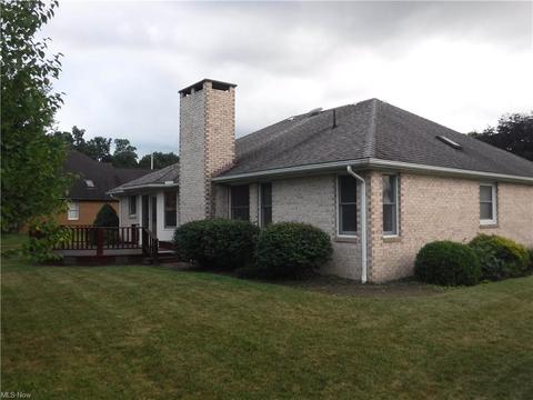 1802 Eagle Dr, Coshocton, OH 43812 photo 2