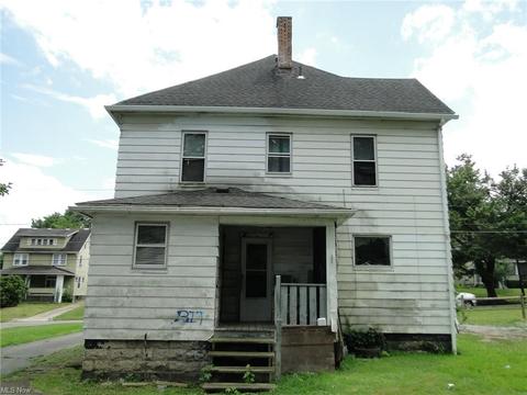 153 Elm St, Struthers, OH 44471 photo 2