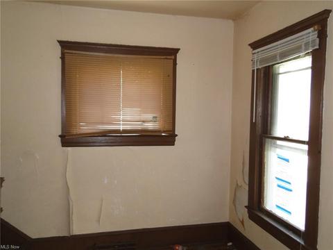 153 Elm St, Struthers, OH 44471 photo 5