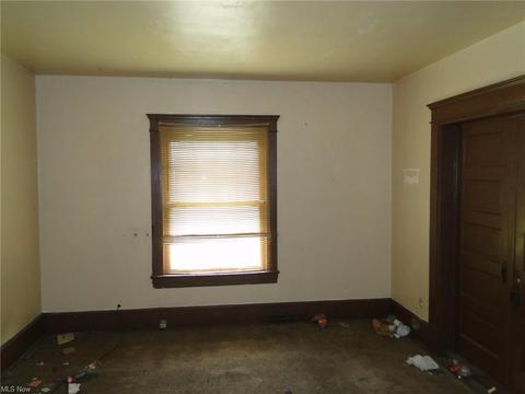 153 Elm St, Struthers, OH 44471 photo 4