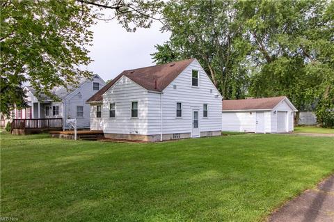 1200 Maple Dr, Lorain, OH 44052 photo 3