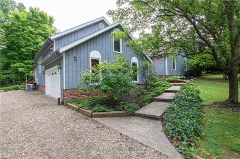 487 Eldridge Rd, Aurora, OH 44202 photo 2