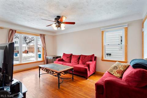 3023 Maplecrest Ave, Parma, OH 44134 photo 9