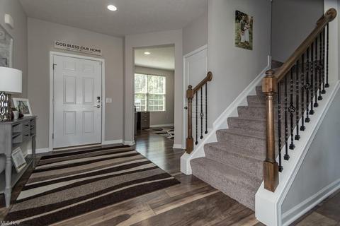 7137 Maple St, Mentor, OH 44060 photo 2
