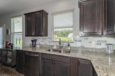 7137 Maple St, Mentor, OH 44060 photo 5