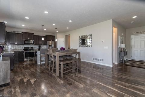 7137 Maple St, Mentor, OH 44060 photo 6