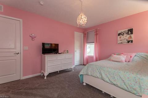 7137 Maple St, Mentor, OH 44060 photo 24