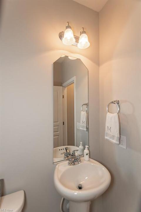 7137 Maple St, Mentor, OH 44060 photo 12