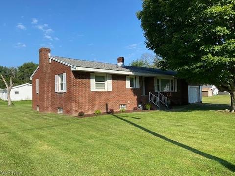 5843 Hillcrest Ave, Ashtabula, OH 44004 photo 2
