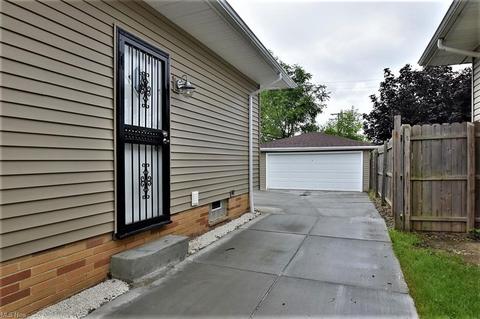5821 E Glenn Dr, Maple Heights, OH 44137 photo 29