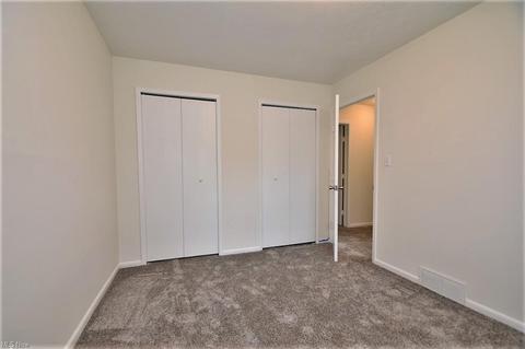 5821 E Glenn Dr, Maple Heights, OH 44137 photo 19