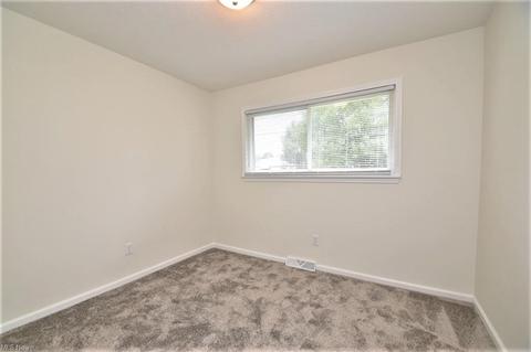 5821 E Glenn Dr, Maple Heights, OH 44137 photo 21