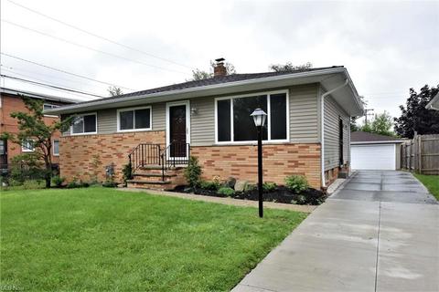 5821 E Glenn Dr, Maple Heights, OH 44137 photo 1