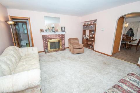 275 Struthers Liberty Rd, Campbell, OH 44405 photo 4