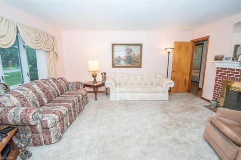 275 Struthers Liberty Rd, Campbell, OH 44405 photo 2