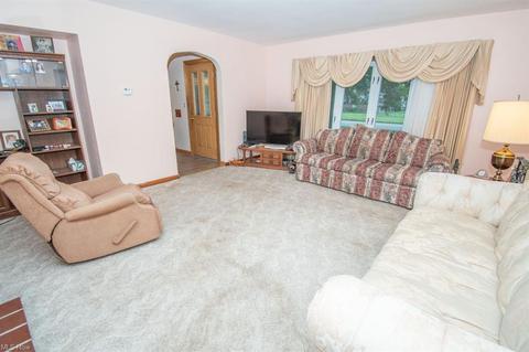 275 Struthers Liberty Rd, Campbell, OH 44405 photo 3