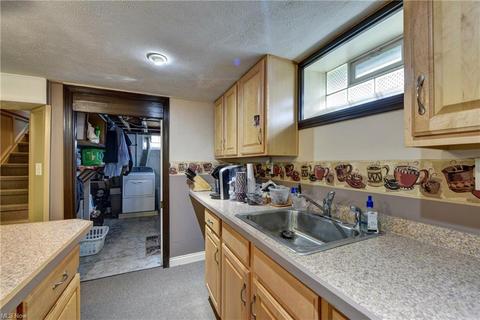 10141 Moore Dr, Parma, OH 44130 photo 27