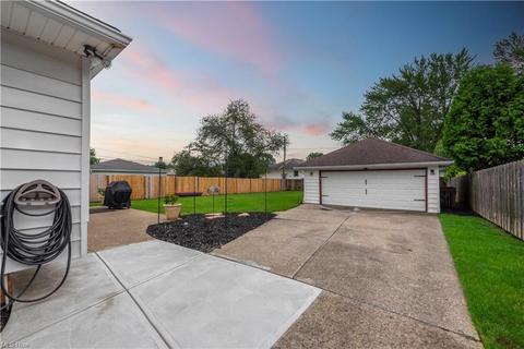 10141 Moore Dr, Parma, OH 44130 photo 30