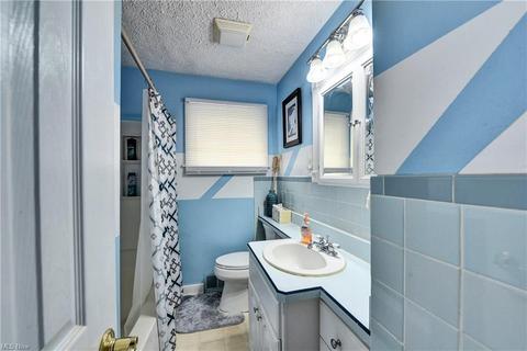 10141 Moore Dr, Parma, OH 44130 photo 15