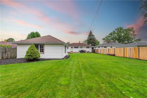 10141 Moore Dr, Parma, OH 44130 photo 33